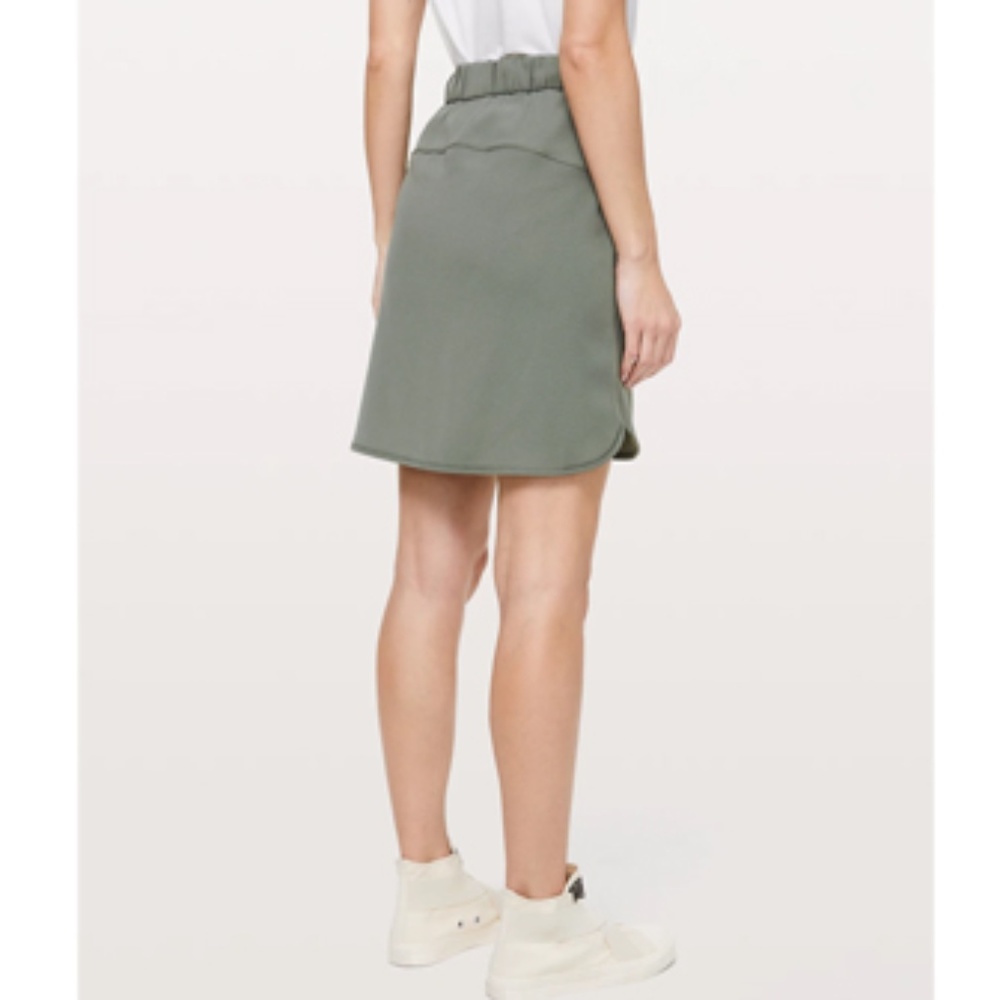 LULULEMON ON THE FLY MINI GREEN WOMEN'S SKIRT - Picture 4 of 6